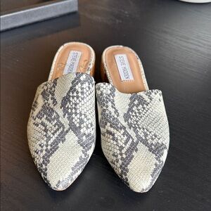 Steve Madden Black and Cream Snake Print Mules